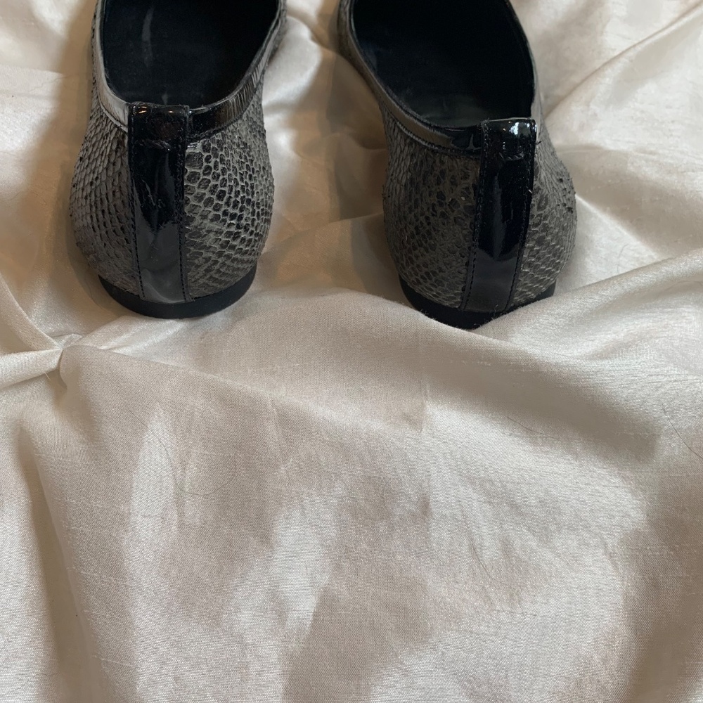 Tory Burch Black/Gray Snakeprint Patent/Leather Ballet Flats sz 8.5M - Picture 4 of 6